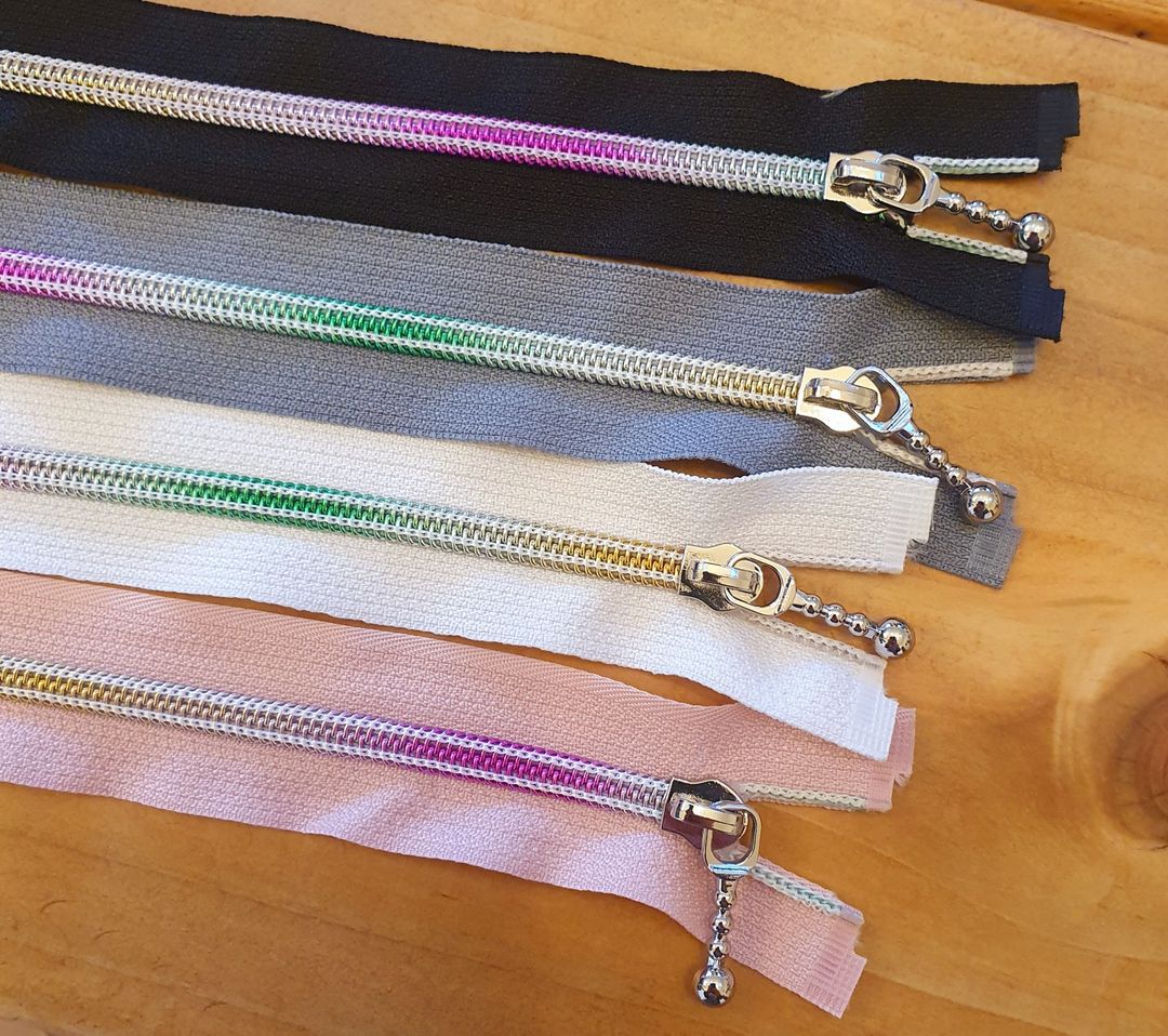 22" Rainbow Teeth Open Ended Zips